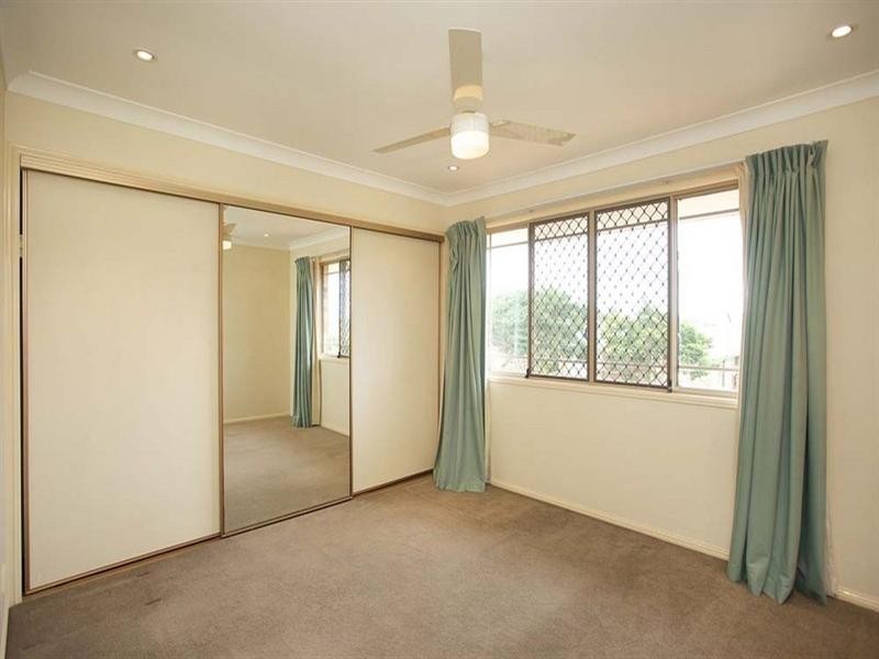 12 St Clair Crescent, Wishart QLD 4122