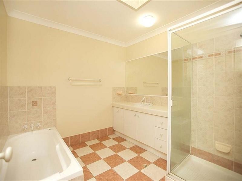 12 St Clair Crescent, Wishart QLD 4122