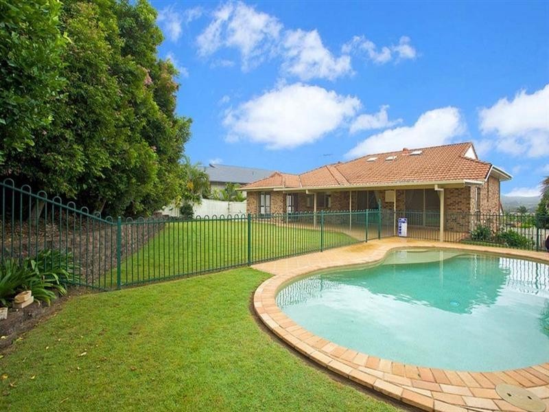 12 St Clair Crescent, Wishart QLD 4122