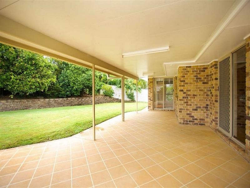 12 St Clair Crescent, Wishart QLD 4122