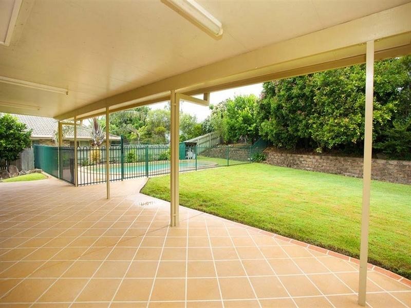 12 St Clair Crescent, Wishart QLD 4122