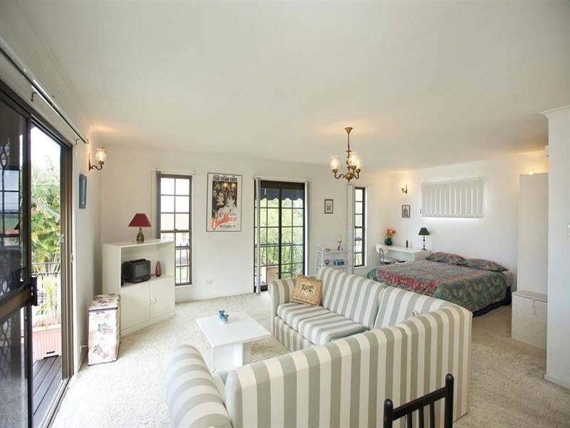 34 Le Grand Street, Macgregor QLD 4109