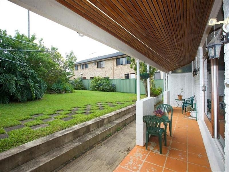 34 Le Grand Street, Macgregor QLD 4109