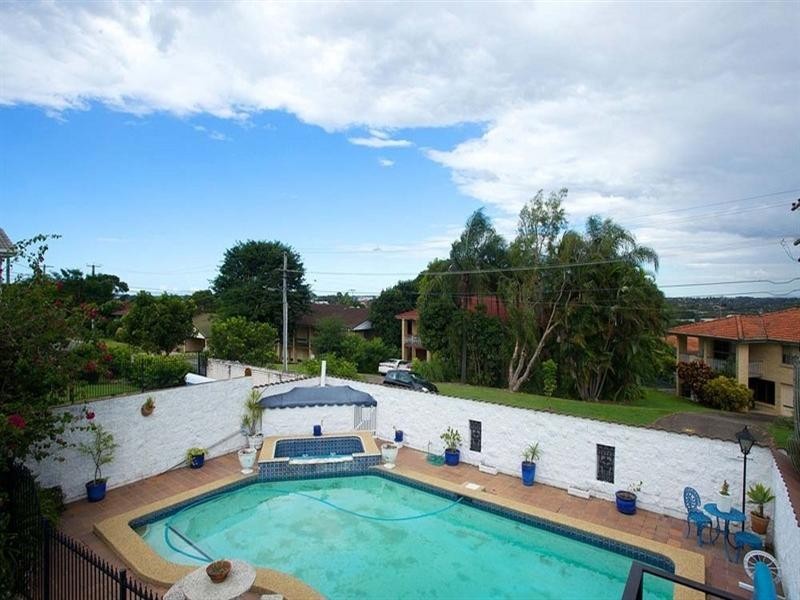 34 Le Grand Street, Macgregor QLD 4109