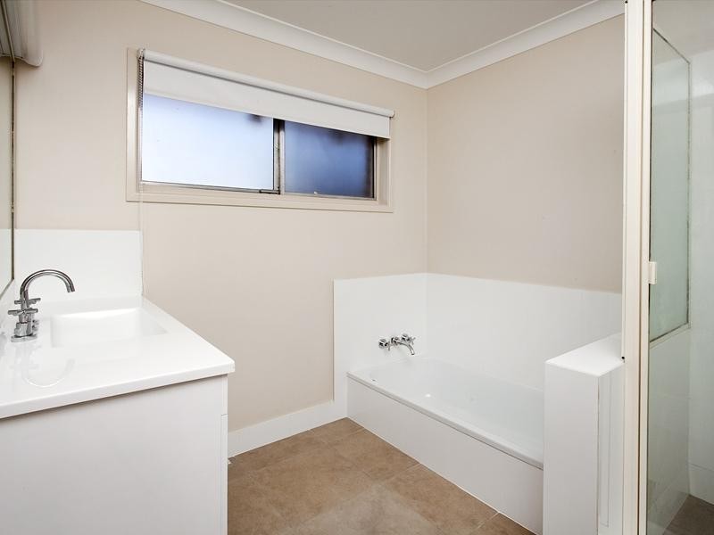 4 Geneva Street, Wishart QLD 4122