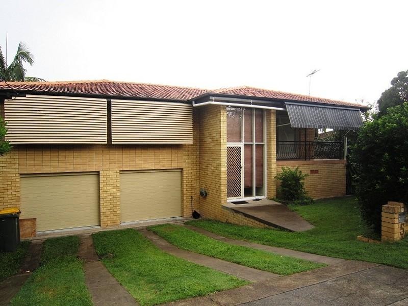 5 Valentia Street, Mansfield QLD 4122