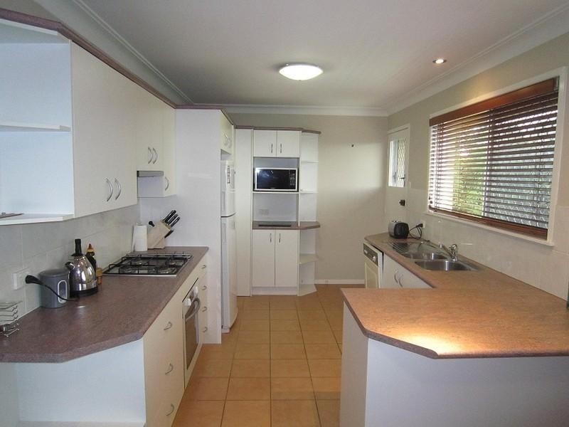 5 Valentia Street, Mansfield QLD 4122