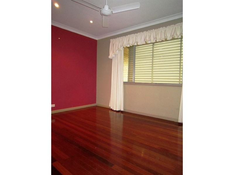 5 Valentia Street, Mansfield QLD 4122