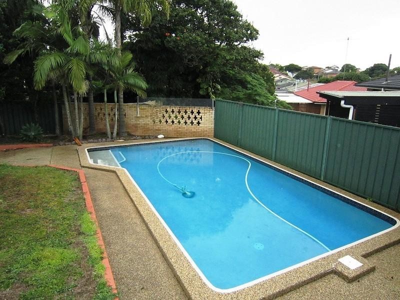 5 Valentia Street, Mansfield QLD 4122