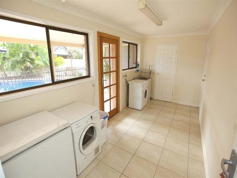 8 Koola Street, Wishart QLD 4122