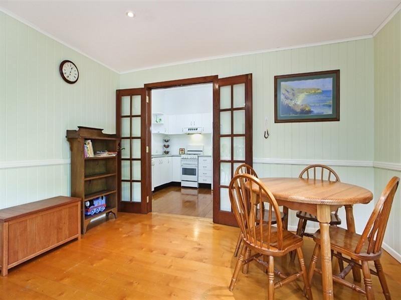 7 Gower Street, Holland Park West QLD 4121