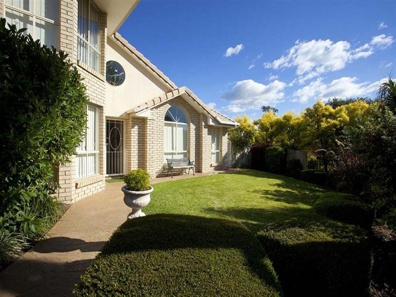 27 Delacroix Place, Mackenzie QLD 4156