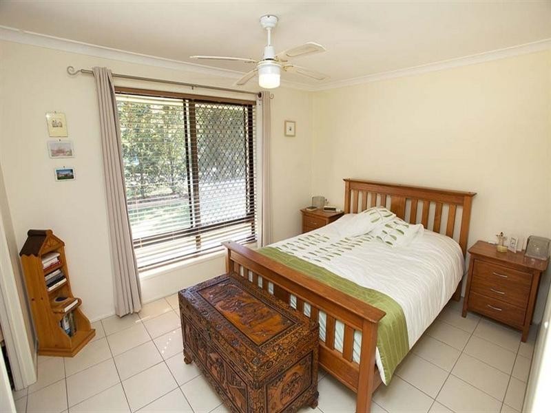 2 Mallett Close, Wishart QLD 4122