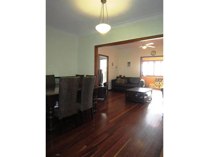 103 Creek Road, Mount Gravatt East QLD 4122