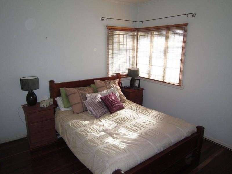 103 Creek Road, Mount Gravatt East QLD 4122