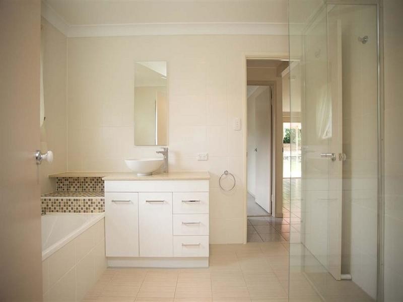 26 Mindona Street, Wishart QLD 4122