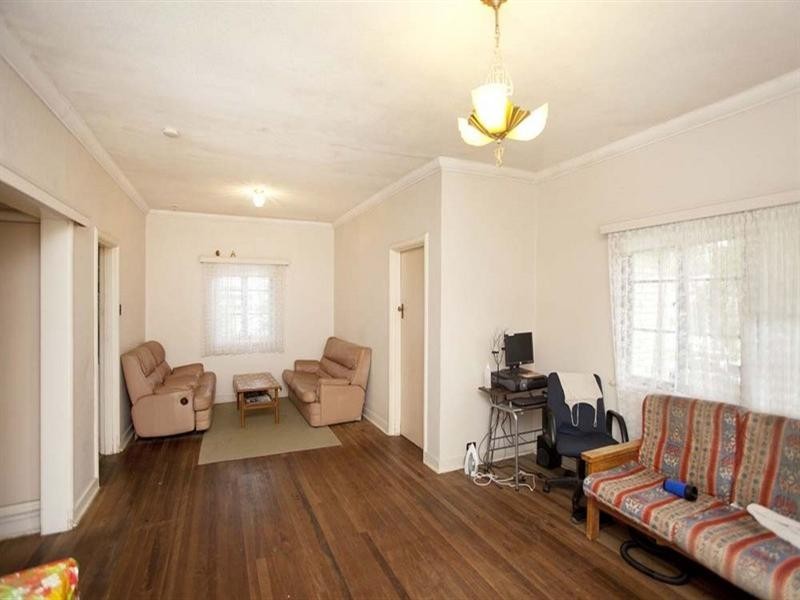 8 Howsan Street, Mount Gravatt East QLD 4122