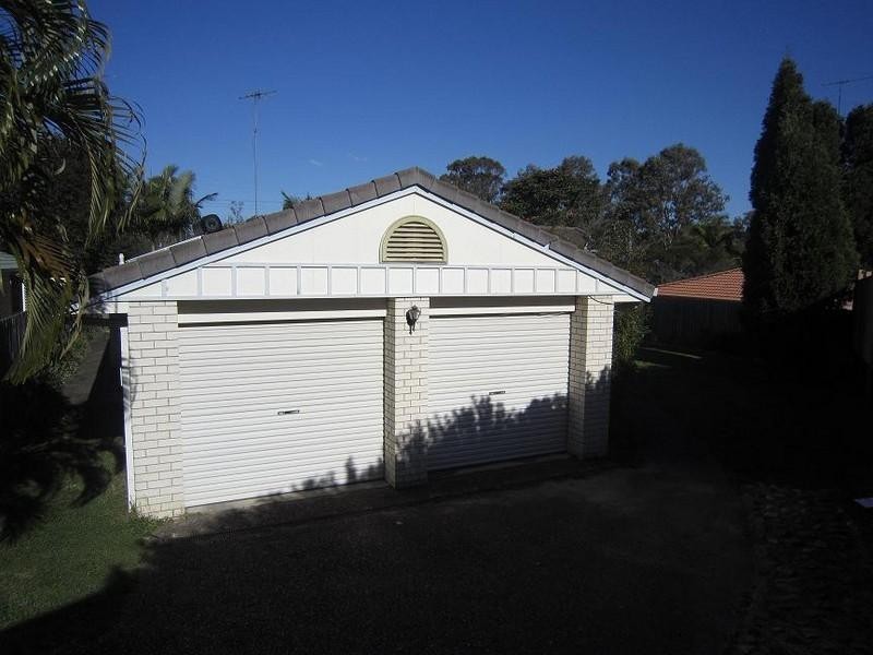 18 Andree Place, Wishart QLD 4122