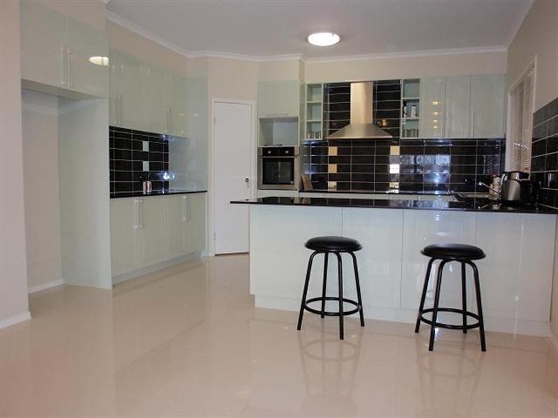 4 Leonardo Place, Eight Mile Plains QLD 4113