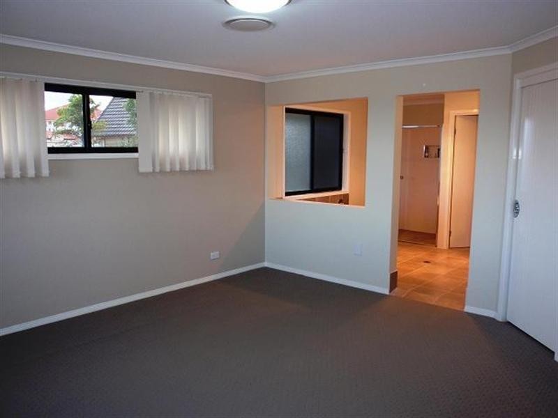 4 Leonardo Place, Eight Mile Plains QLD 4113