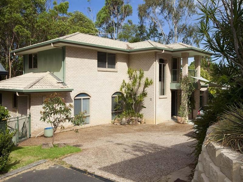 32 David Road, Holland Park QLD 4121