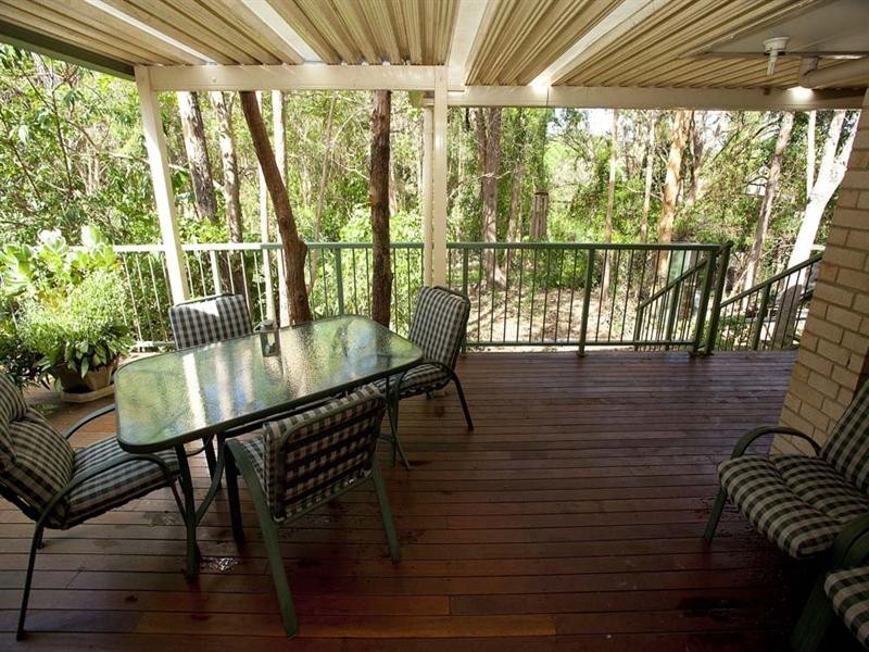 32 David Road, Holland Park QLD 4121