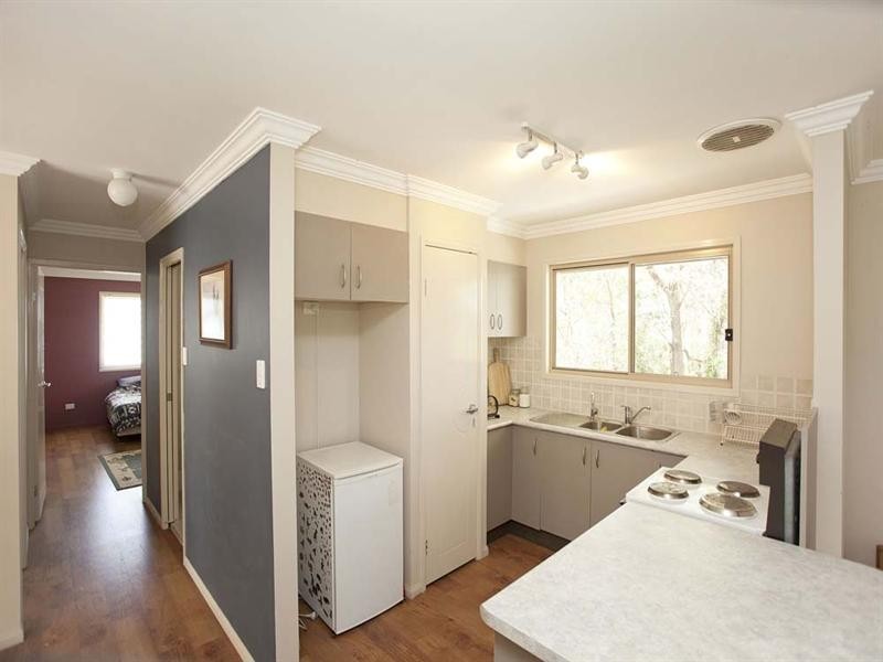 32 David Road, Holland Park QLD 4121