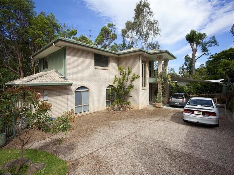 32 David Road, Holland Park QLD 4121