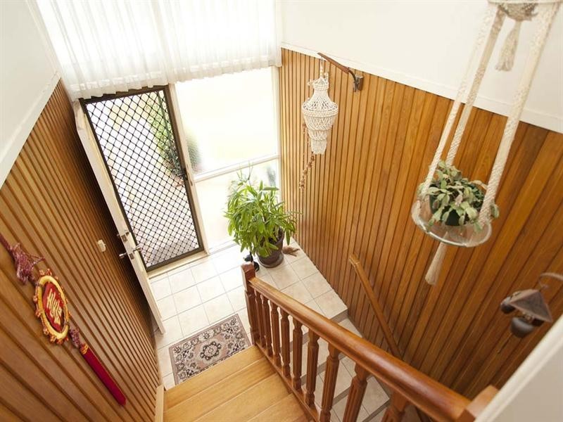 6 Menkira Street, Mansfield QLD 4122