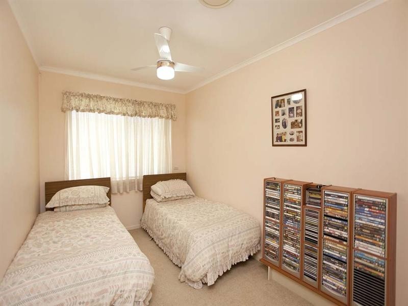 6 Menkira Street, Mansfield QLD 4122