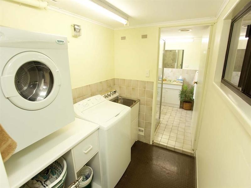 6 Menkira Street, Mansfield QLD 4122