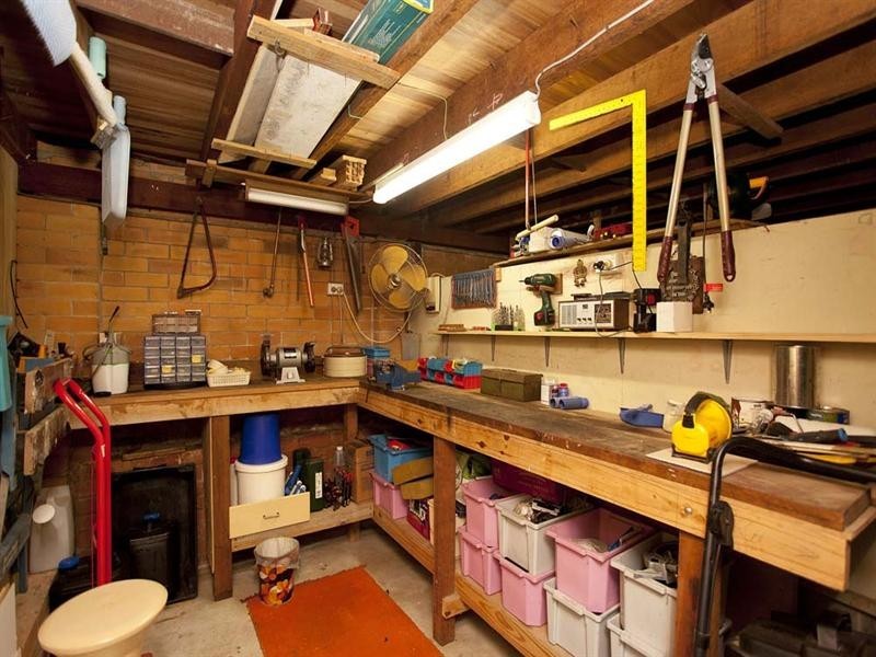 6 Menkira Street, Mansfield QLD 4122