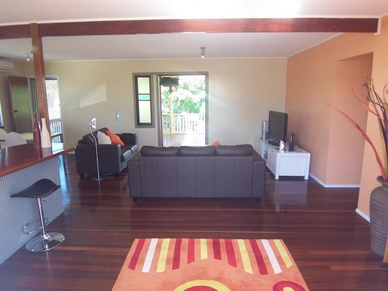 13 Liverpool Street, Eight Mile Plains QLD 4113