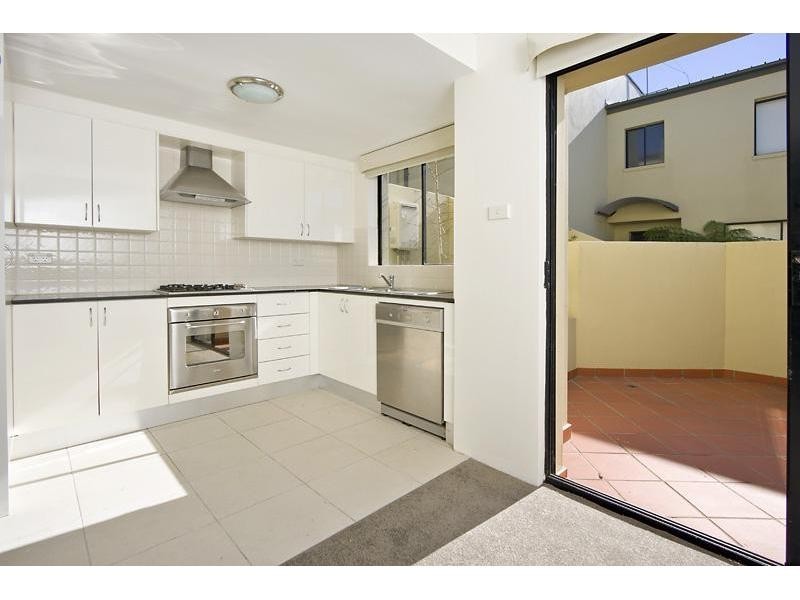 2/2-18 Newman Street, Newtown NSW 2042