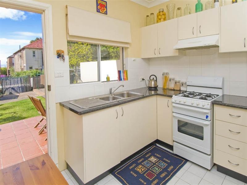 2/115 Brook Street, Coogee NSW 2034