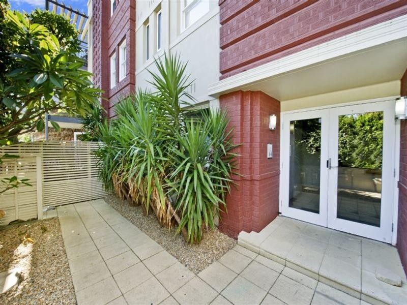 2/145 Ebley Street, Bondi Junction NSW 2022