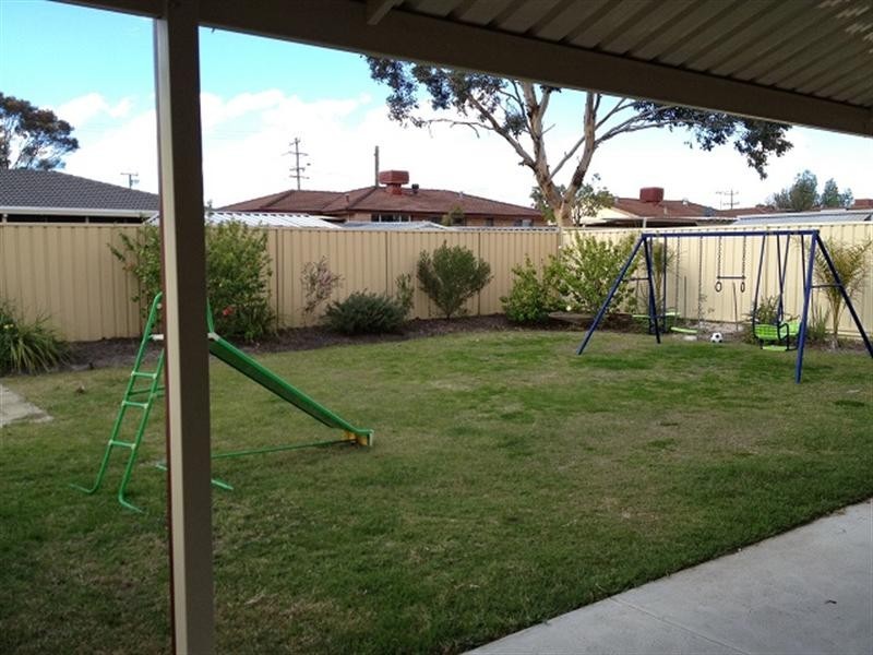 16 Lorikeet Way, Gosnells WA 6110