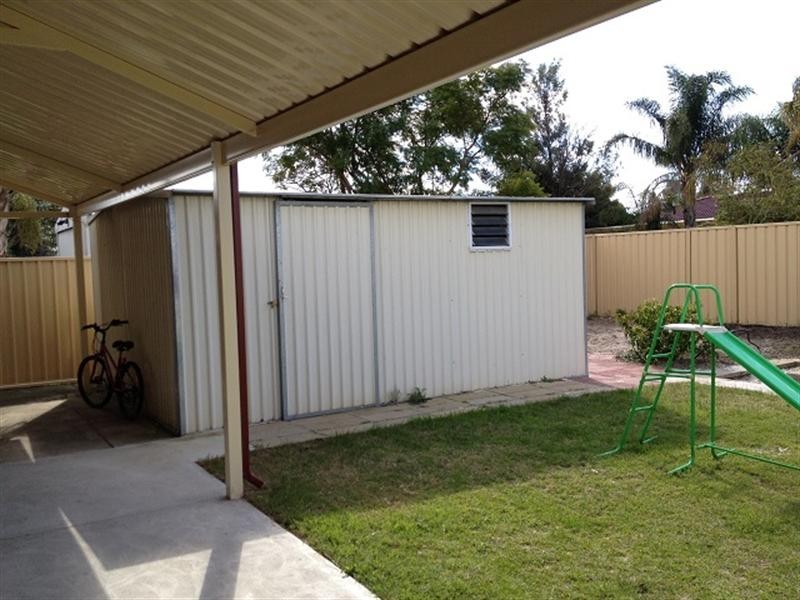 16 Lorikeet Way, Gosnells WA 6110