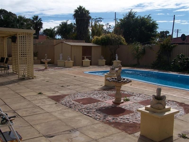 2 Koel Way, Thornlie WA 6108