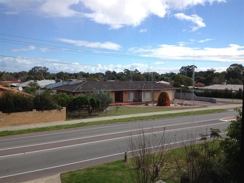 136 Belmont Road, Kenwick WA 6107