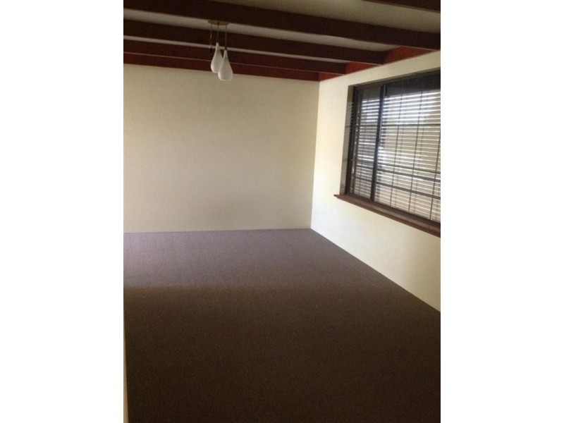 9 Seville Drive, Seville Grove WA 6112