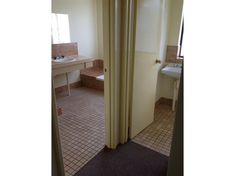 9 Seville Drive, Seville Grove WA 6112