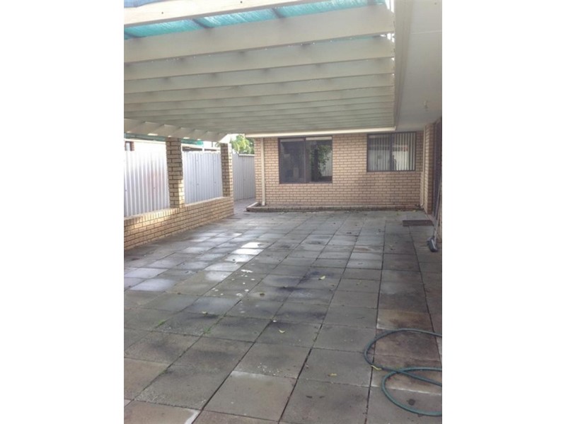 9 Seville Drive, Seville Grove WA 6112