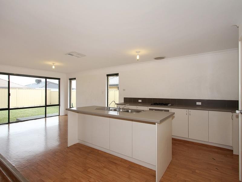 14 Newell Loop, Gosnells WA 6110