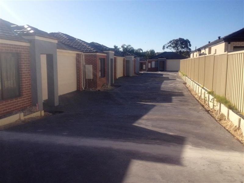 7/102 WESTFIELD Road, Kelmscott WA 6111