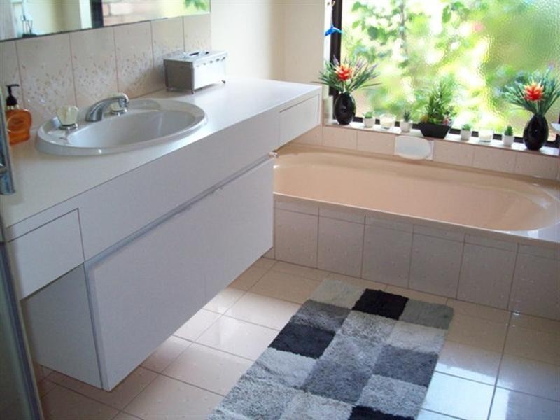 8 Hill Court, Thornlie WA 6108