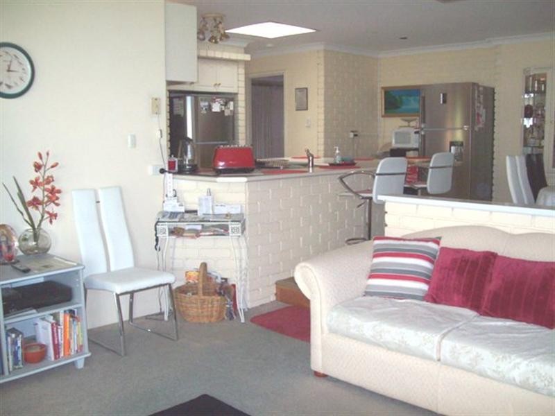 8 Hill Court, Thornlie WA 6108