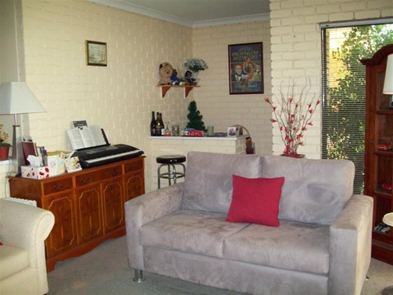 8 Hill Court, Thornlie WA 6108