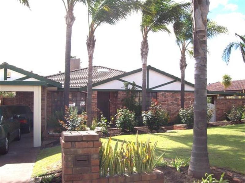 8 Hill Court, Thornlie WA 6108