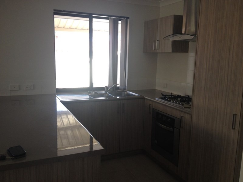 9/102 WESTFIELD Road, Kelmscott WA 6111